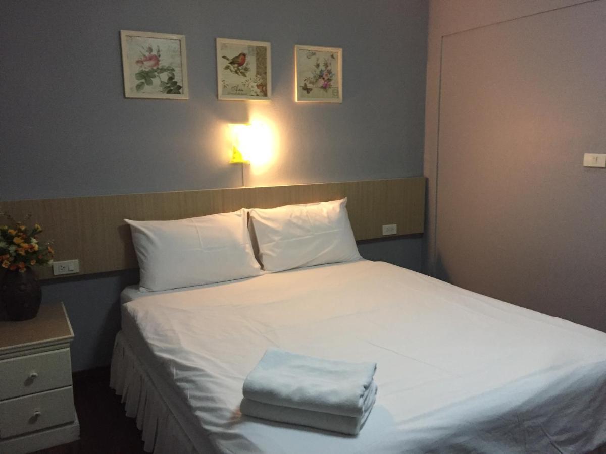 Nawaporn Place Phuket Bagian luar foto