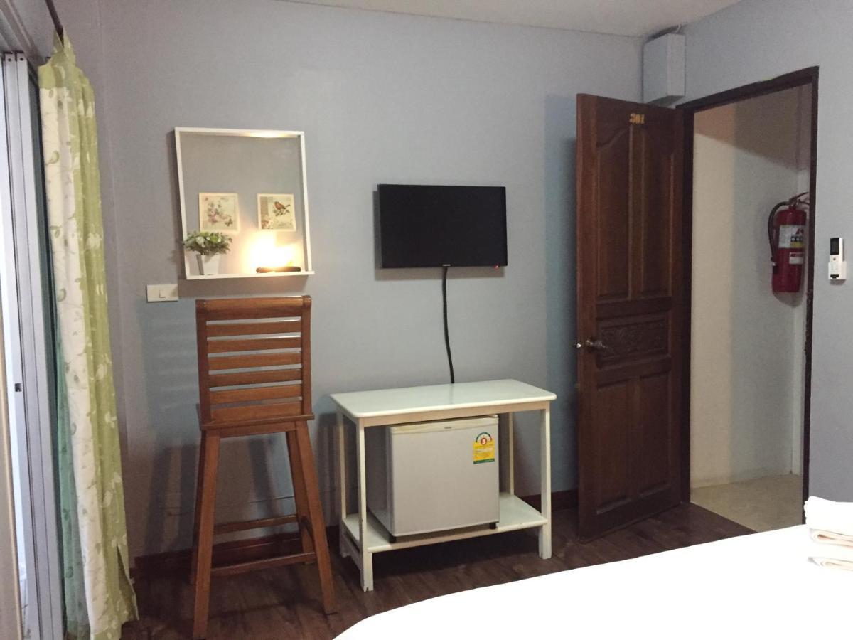 Nawaporn Place Phuket Bagian luar foto