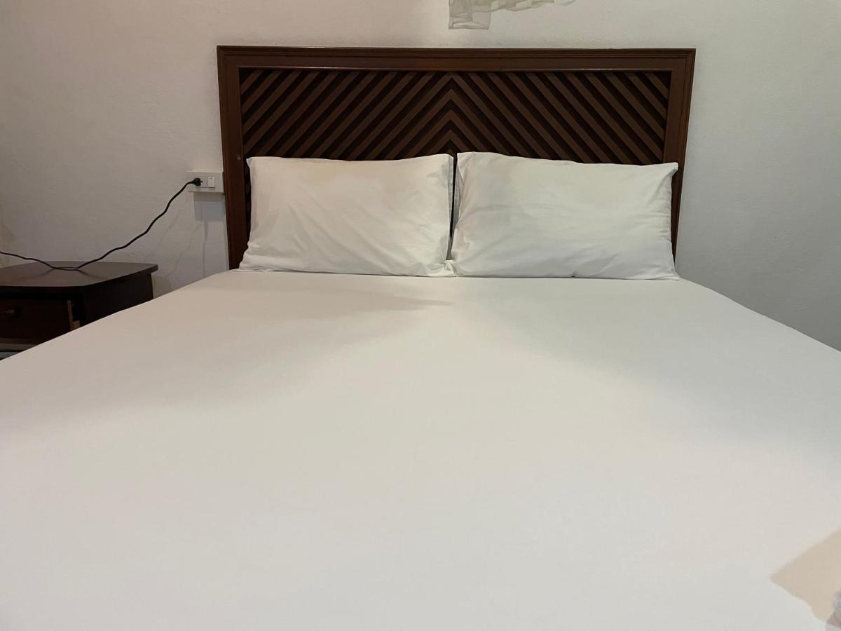 Nawaporn Place Phuket Bagian luar foto