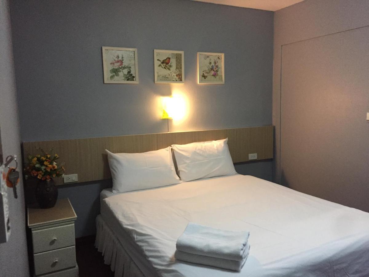 Nawaporn Place Phuket Bagian luar foto