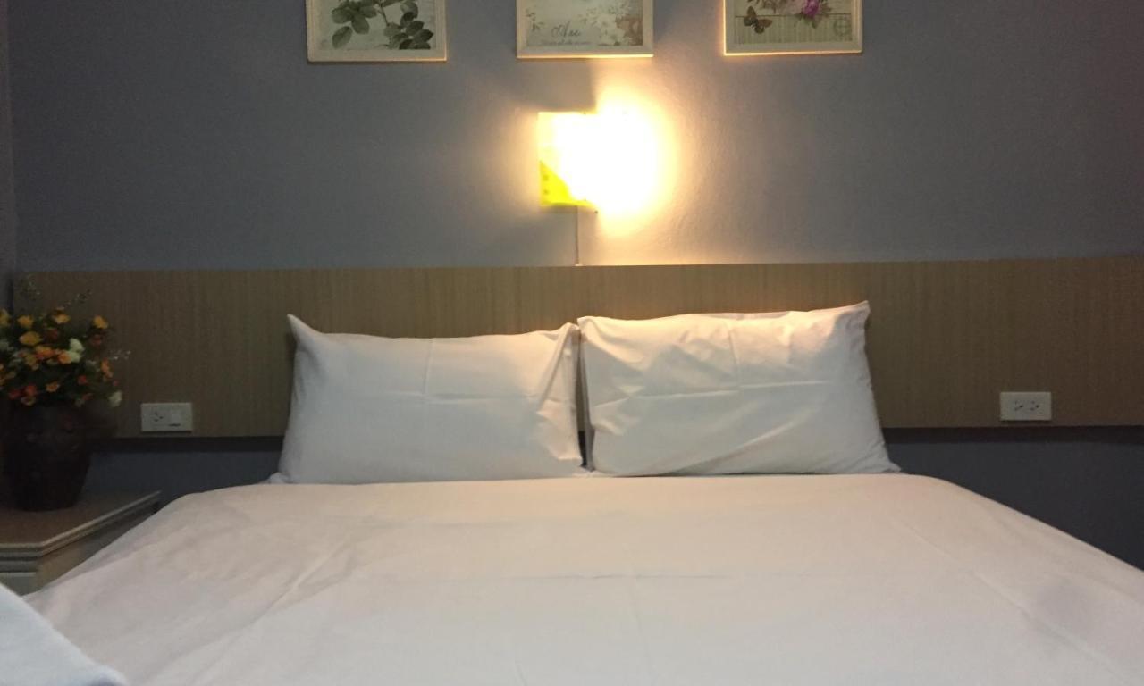 Nawaporn Place Phuket Bagian luar foto