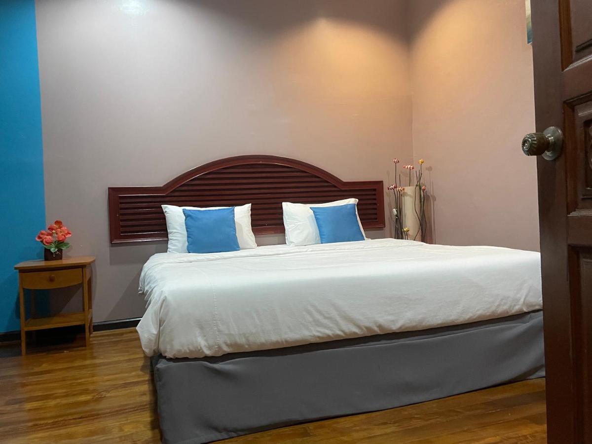 Nawaporn Place Phuket Bagian luar foto