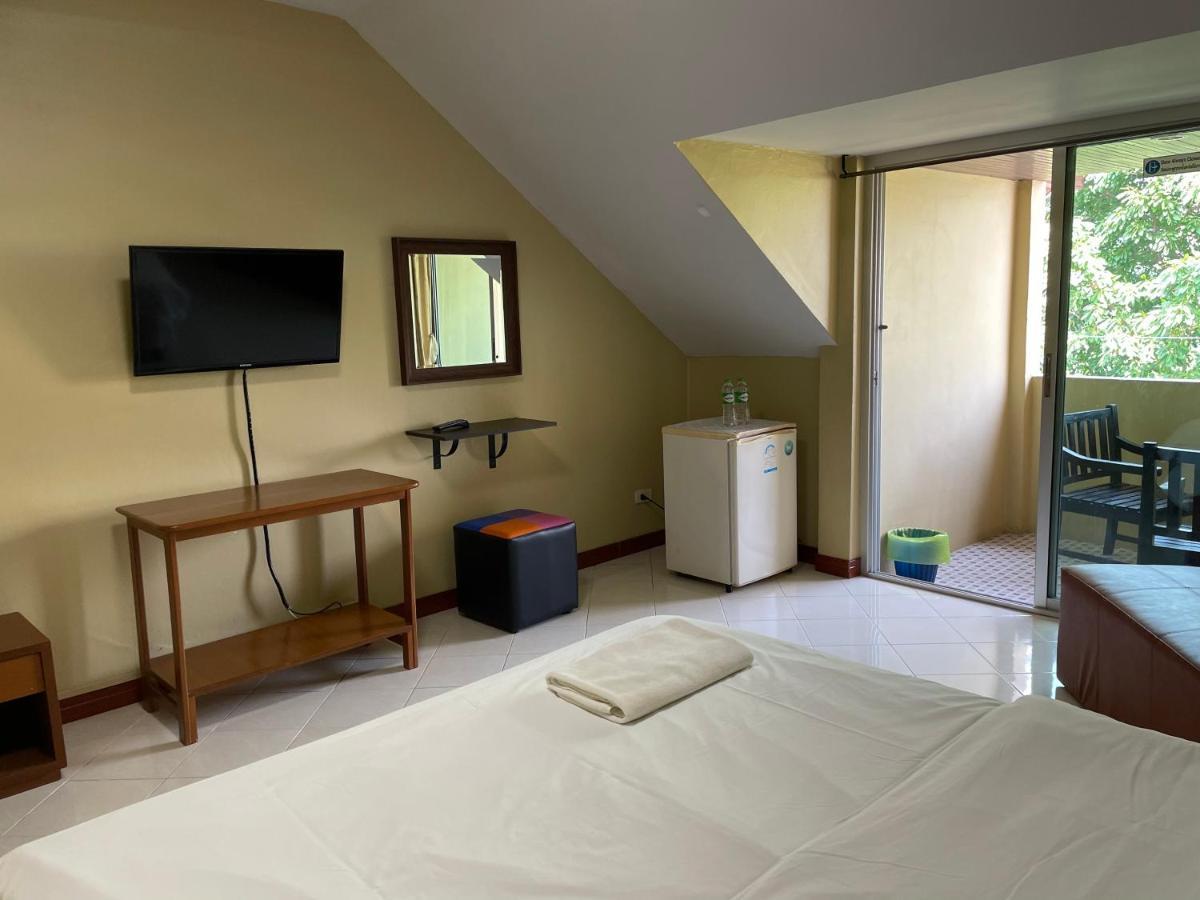 Nawaporn Place Phuket Bagian luar foto