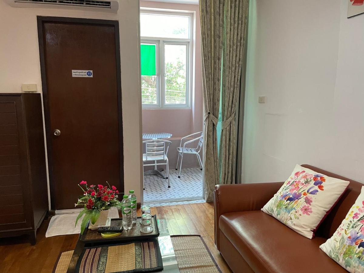 Nawaporn Place Phuket Bagian luar foto