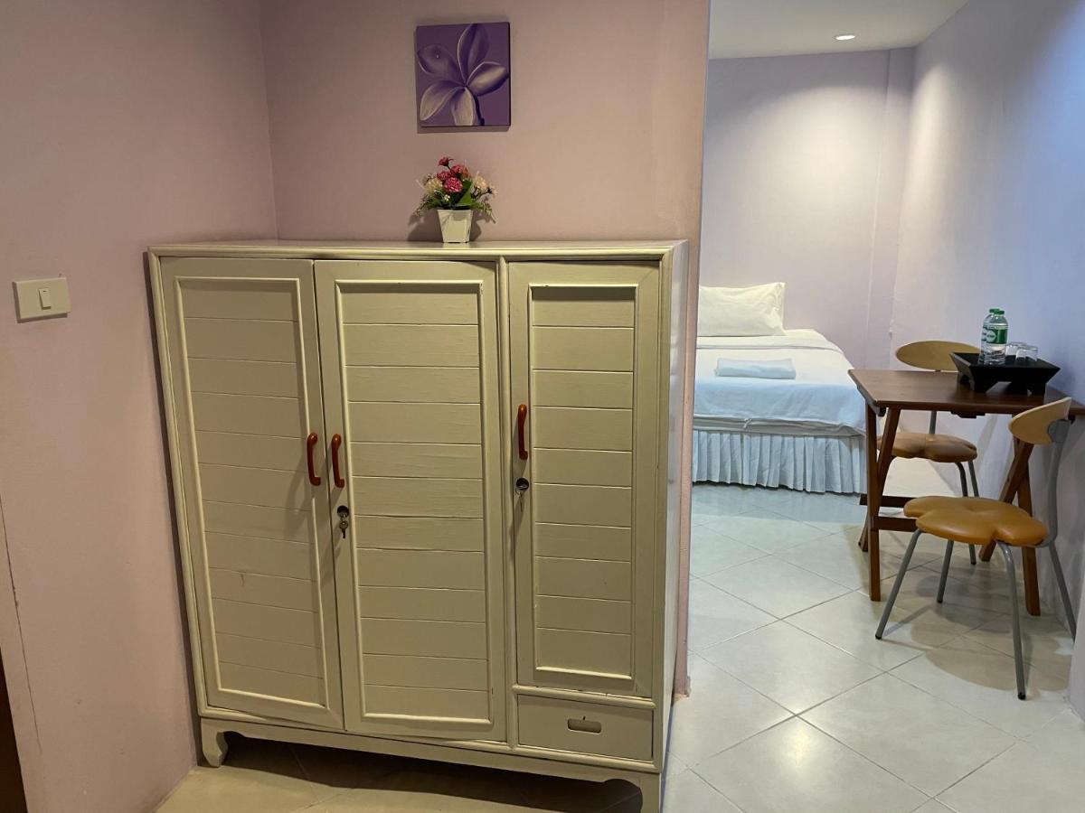 Nawaporn Place Phuket Bagian luar foto