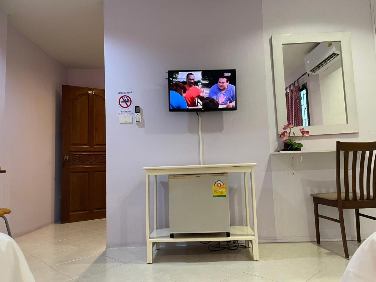 Nawaporn Place Phuket Bagian luar foto