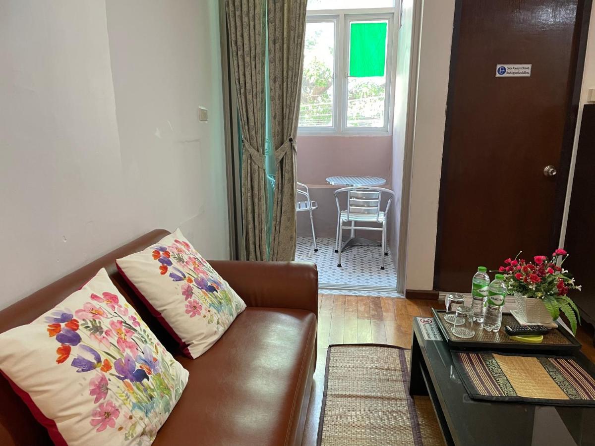 Nawaporn Place Phuket Bagian luar foto