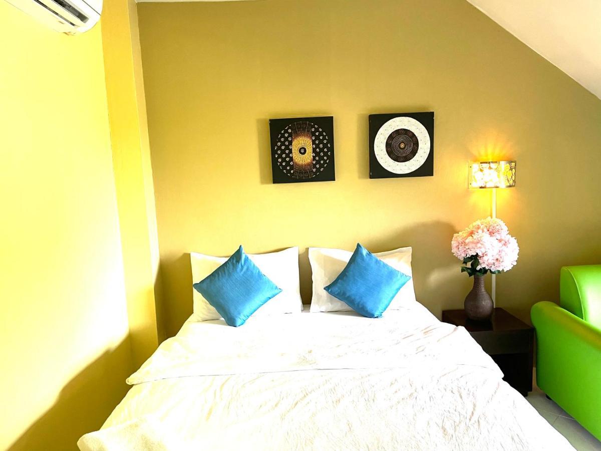 Nawaporn Place Phuket Bagian luar foto