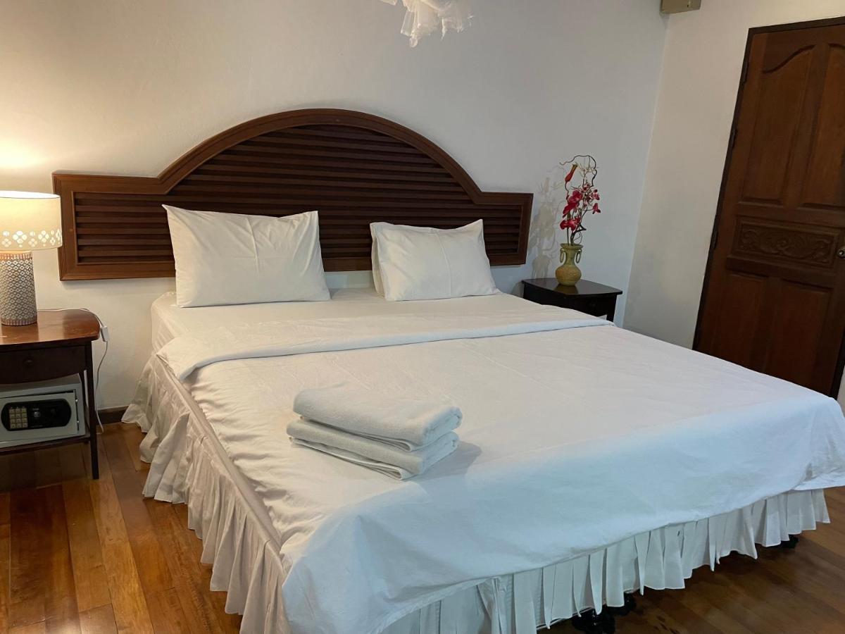 Nawaporn Place Phuket Bagian luar foto