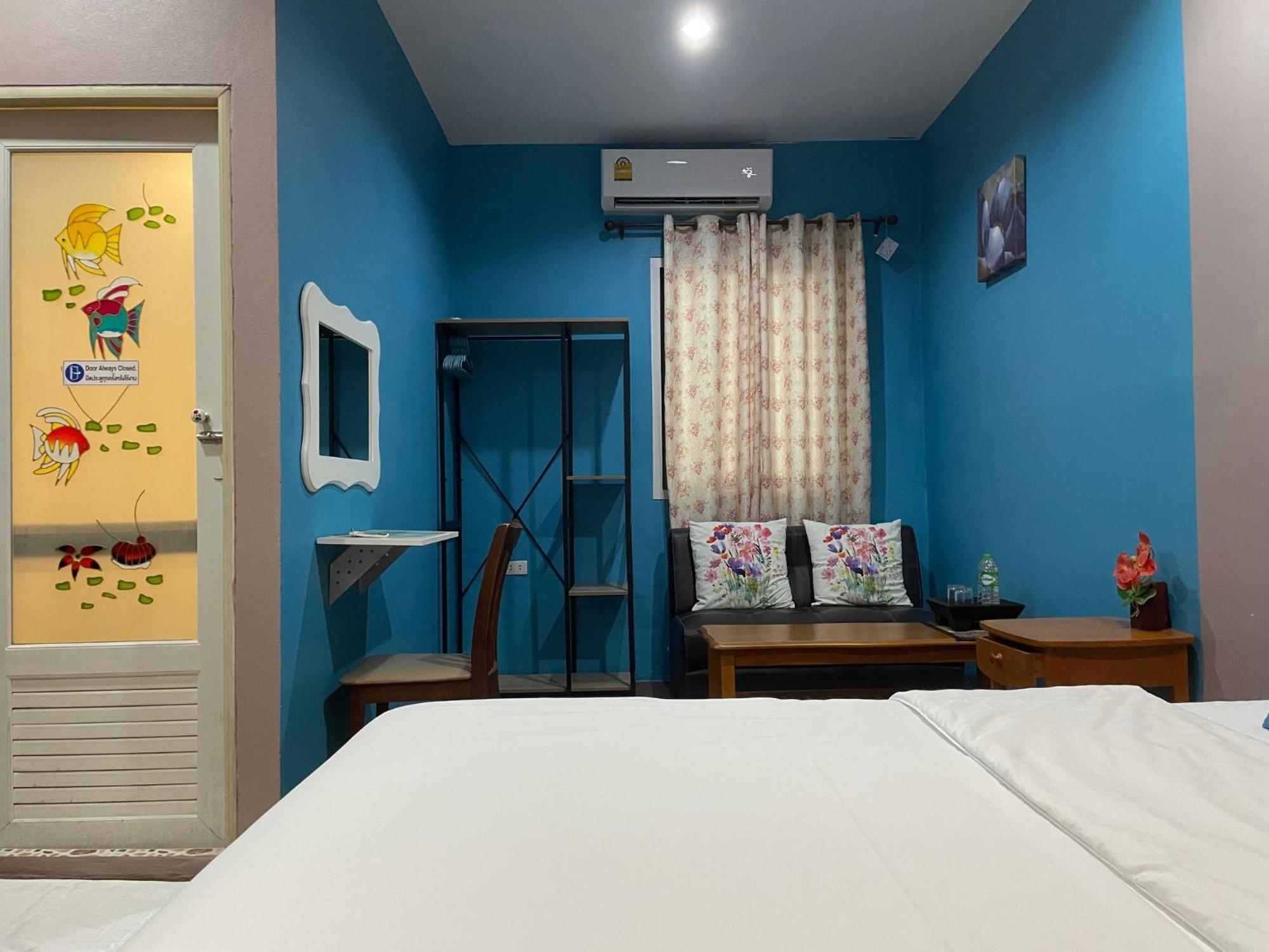Nawaporn Place Phuket Bagian luar foto