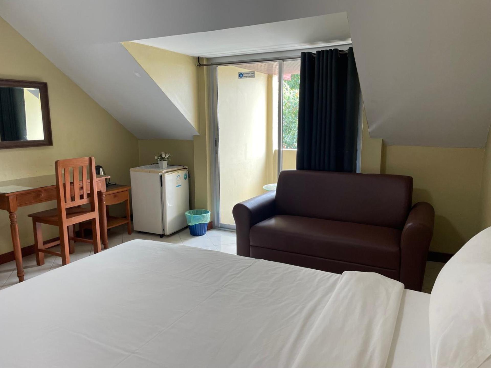 Nawaporn Place Phuket Bagian luar foto