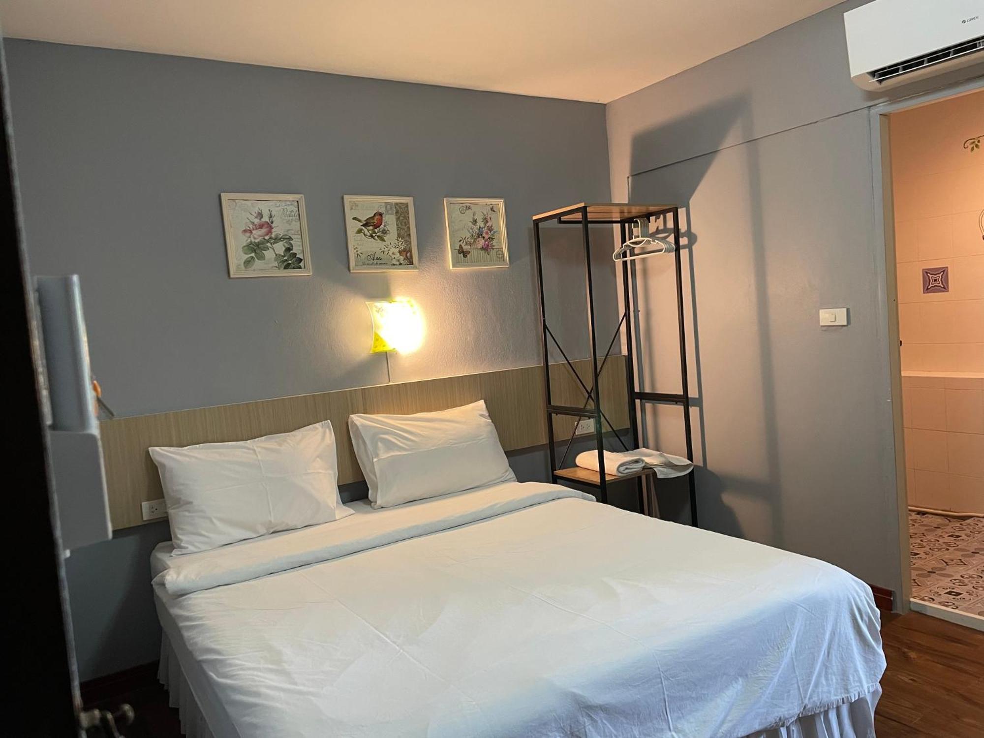 Nawaporn Place Phuket Bagian luar foto
