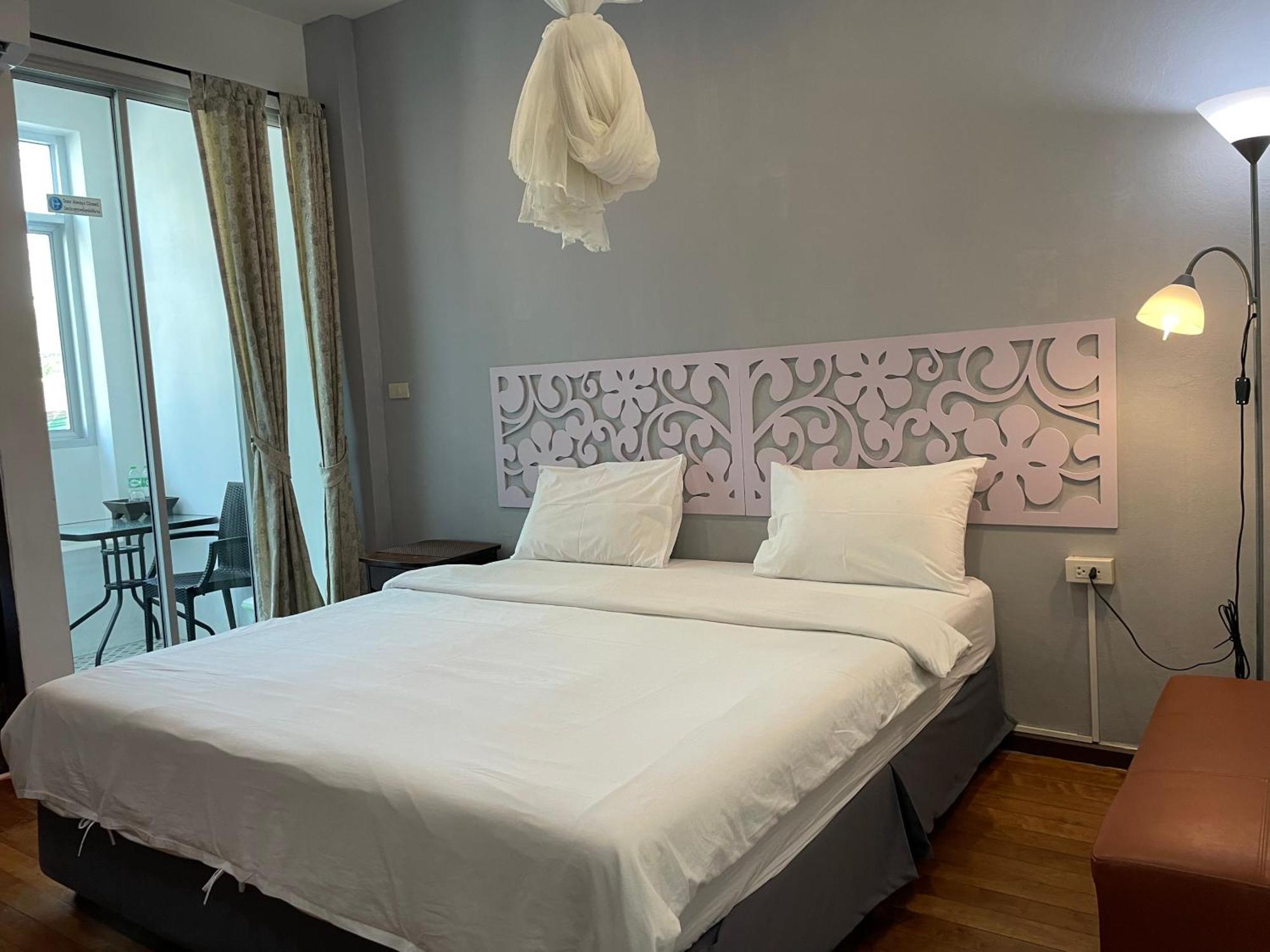 Nawaporn Place Phuket Bagian luar foto