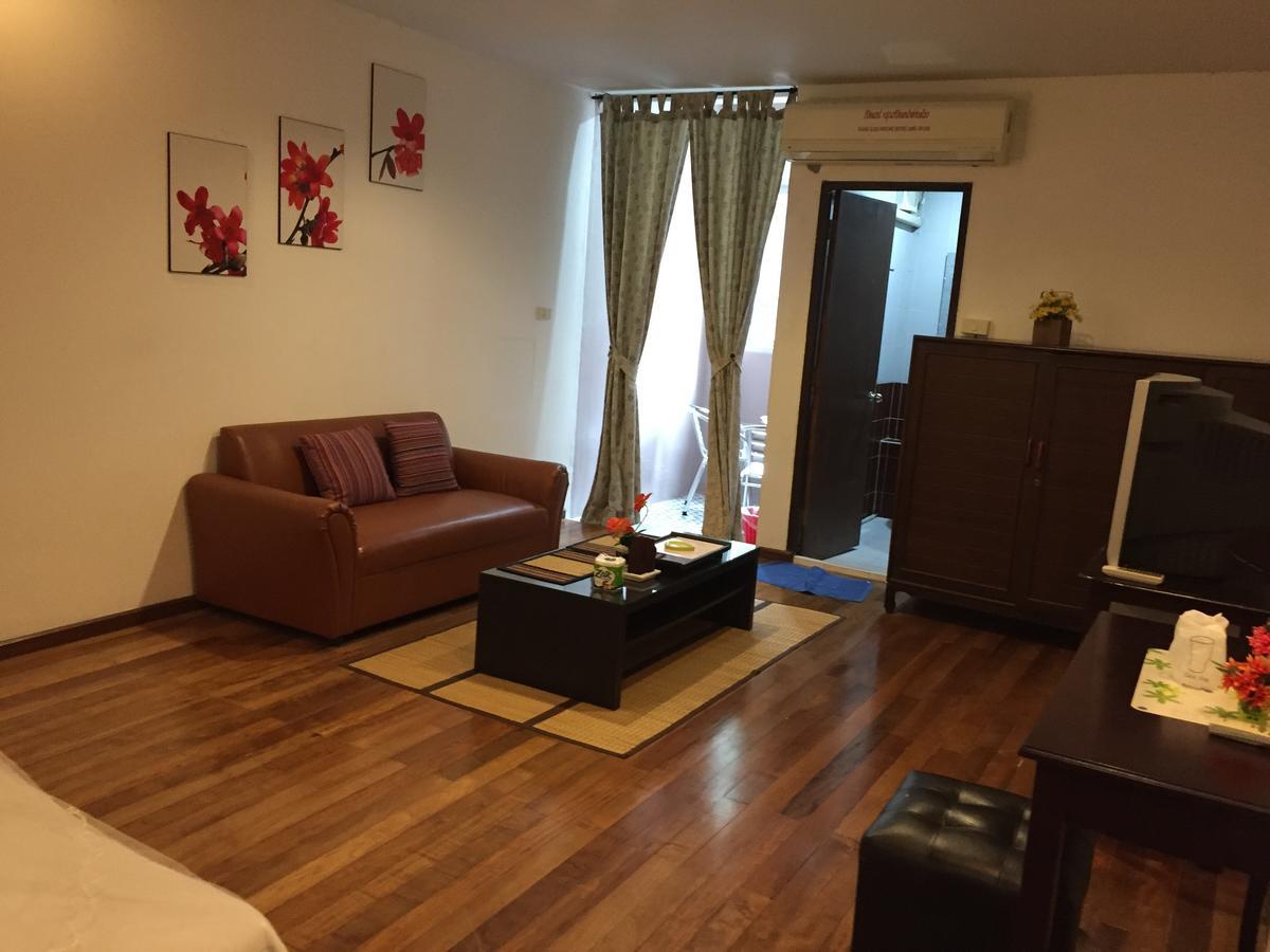 Nawaporn Place Phuket Bagian luar foto