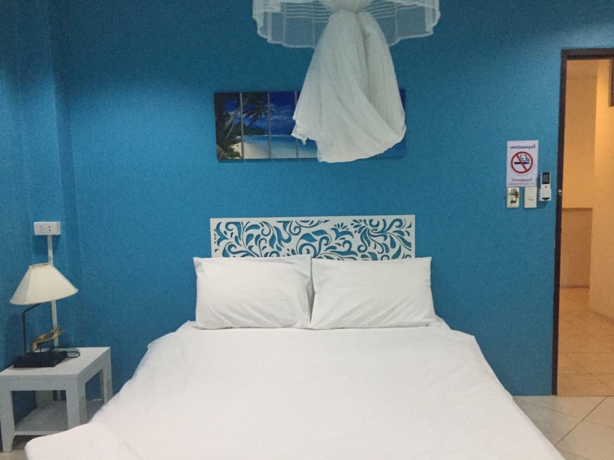 Nawaporn Place Phuket Bagian luar foto